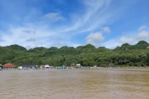 Jetis Beach in Cilacap, an Exotic Tourist Destination with Captivating Natural Beauty